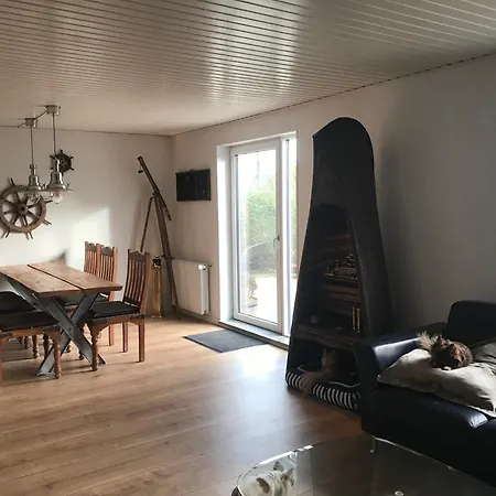 Super House In The Harbor Town Of Hvalpsund *
